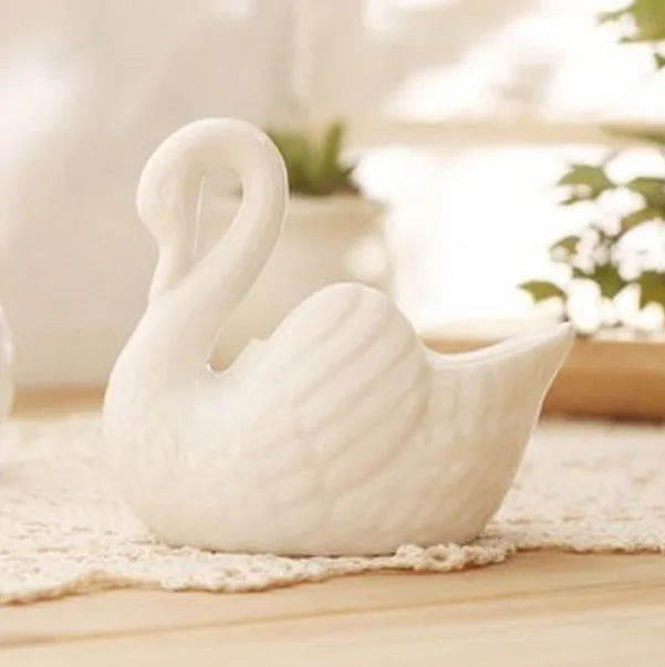 Swan Minimal Ceramic Pot